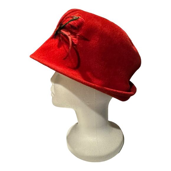 1960's American Vintage Emme Boutique Red Wool Hat, Feathers, fold over size S-M - Picture 13 of 16